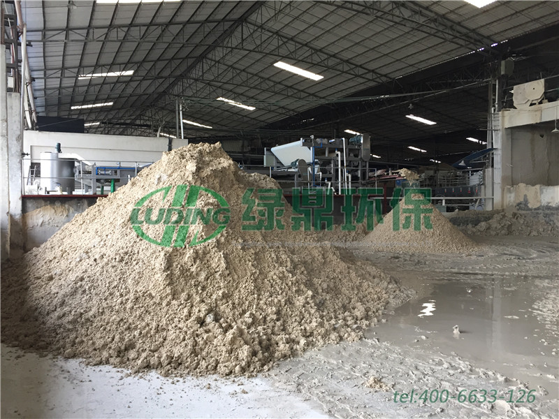 帶式壓濾機(jī)處理陶瓷泥漿(佛山明高陶瓷)